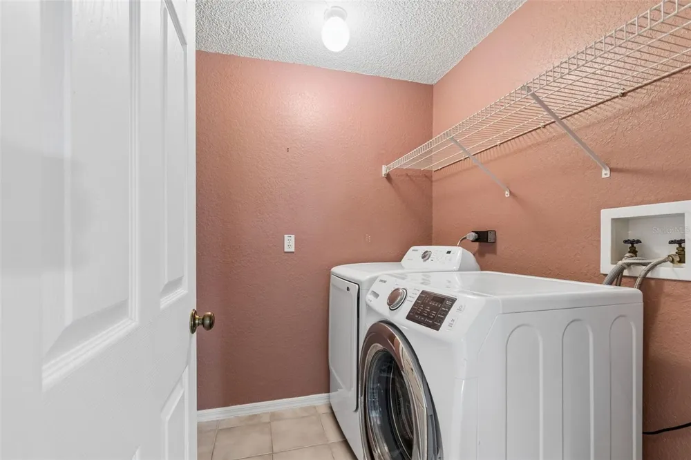 487 PINELLAS BAYWAY S #207 St Petersburg, FL 33715
