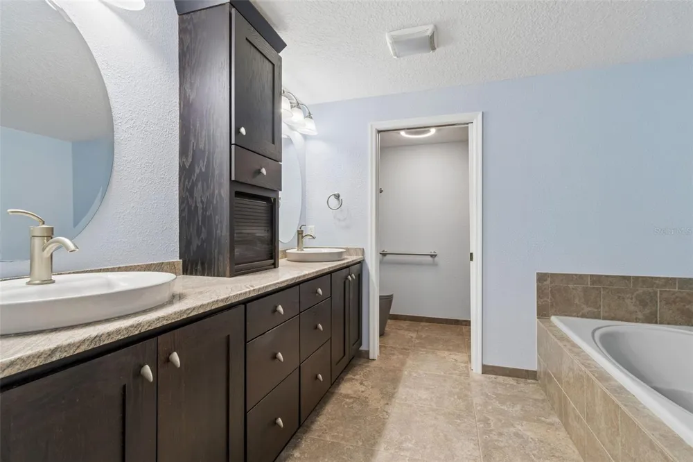 487 PINELLAS BAYWAY S #207 St Petersburg, FL 33715