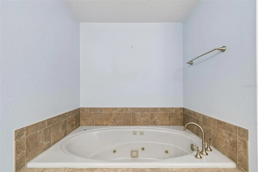 487 PINELLAS BAYWAY S #207 St Petersburg, FL 33715