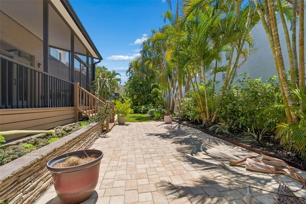 487 PINELLAS BAYWAY S #207 St Petersburg, FL 33715