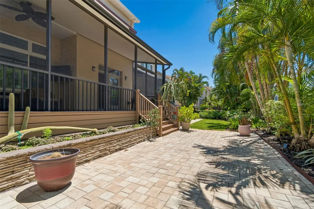 487 PINELLAS BAYWAY S #207 St Petersburg, FL 33715