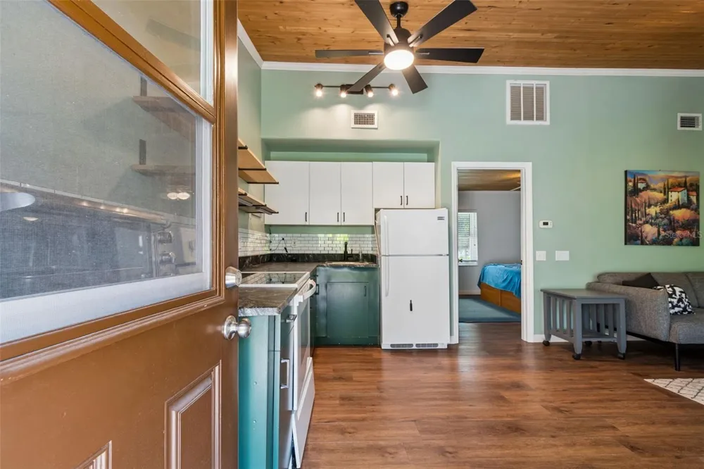 487 PINELLAS BAYWAY S #207 St Petersburg, FL 33715