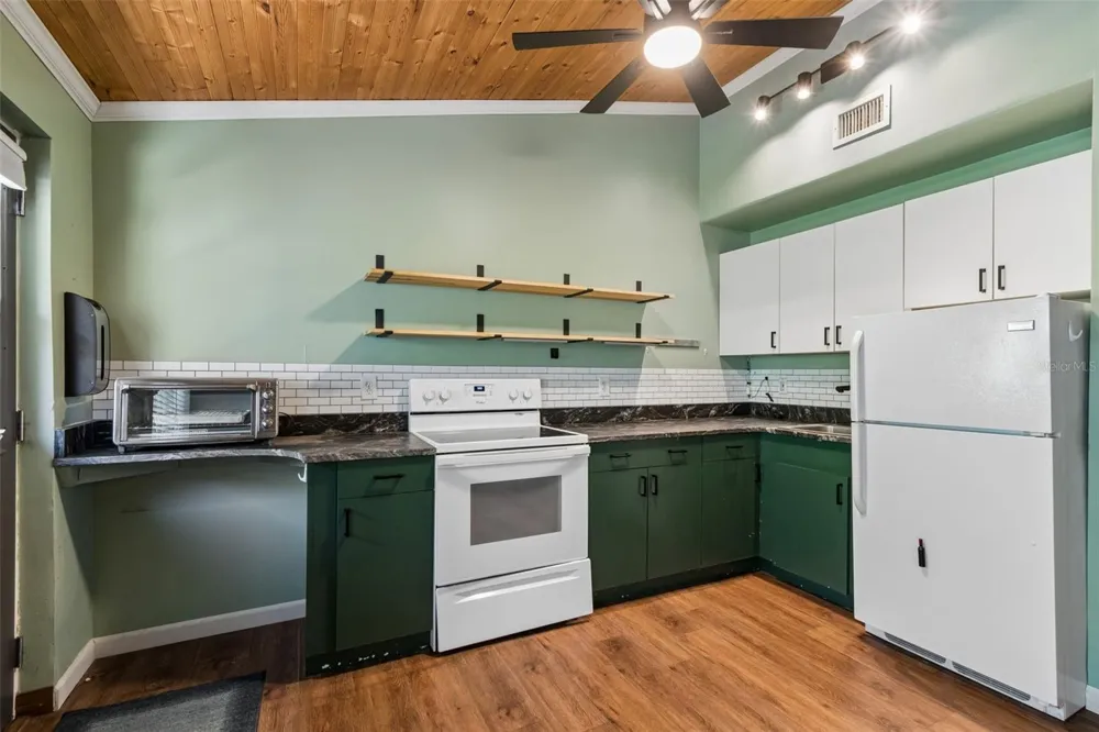 487 PINELLAS BAYWAY S #207 St Petersburg, FL 33715