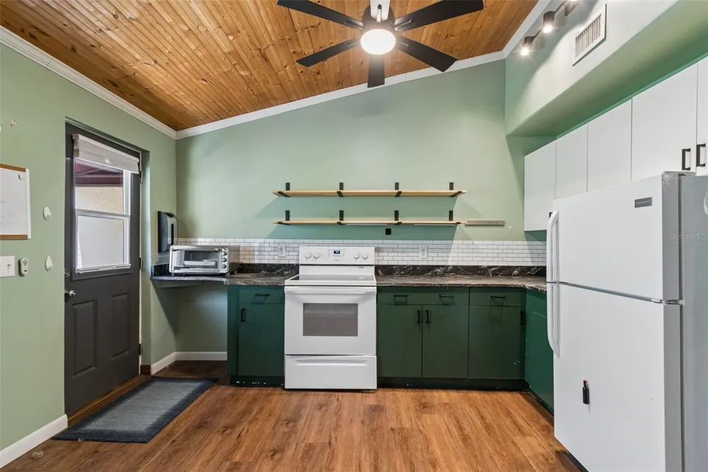 487 PINELLAS BAYWAY S #207 St Petersburg, FL 33715