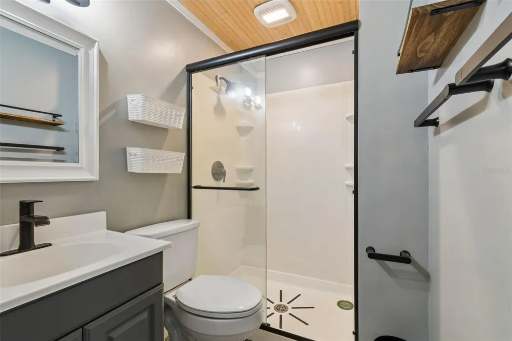 487 PINELLAS BAYWAY S #207 St Petersburg, FL 33715