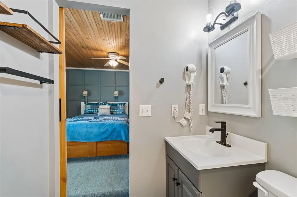 487 PINELLAS BAYWAY S #207 St Petersburg, FL 33715