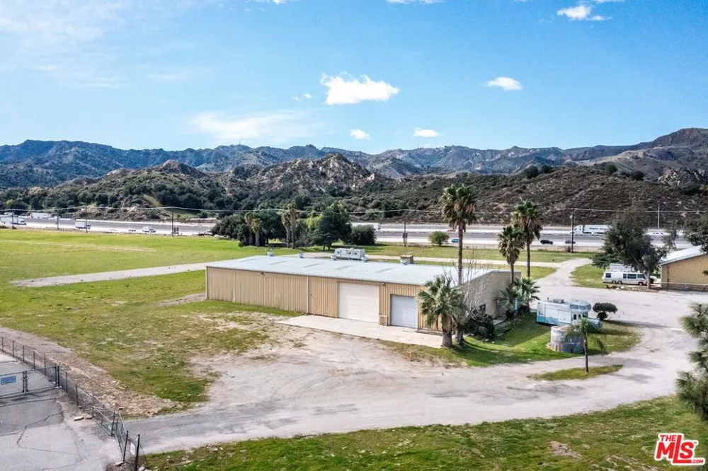 24924 Hawkbryn Avenue Newhall, CA 91321