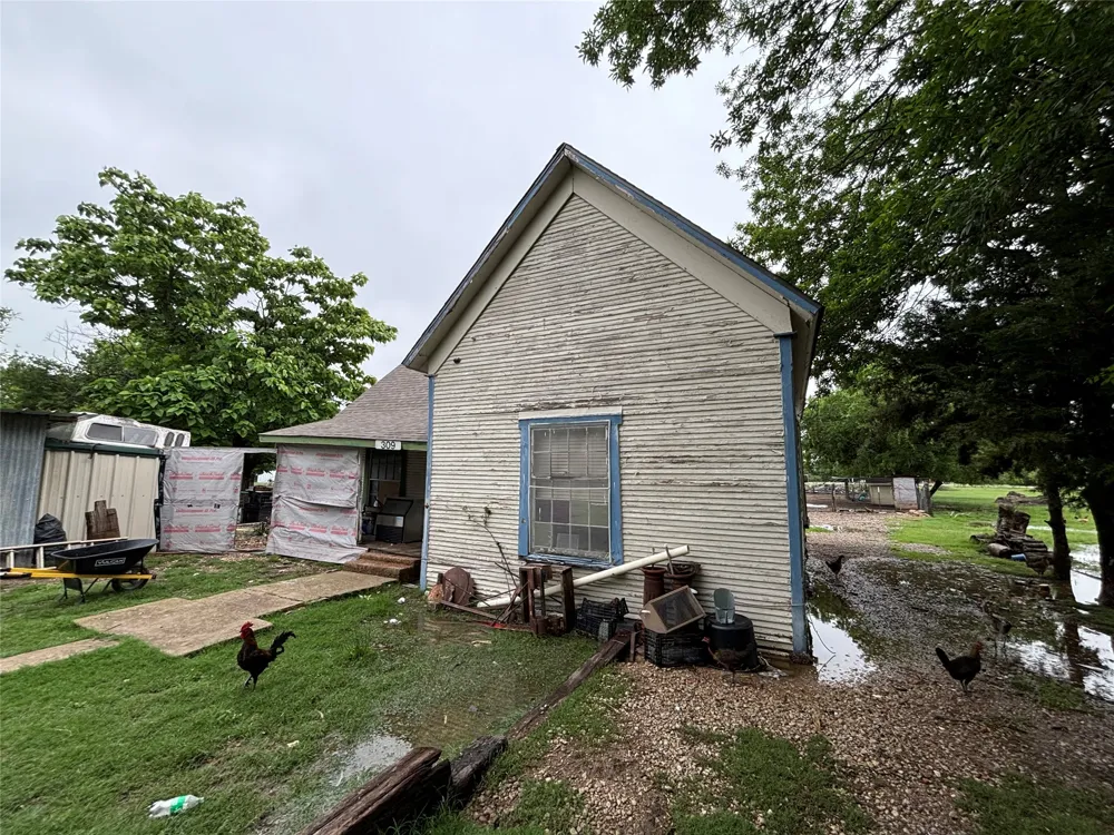 309 S Barry Street Mertens, TX 76666
