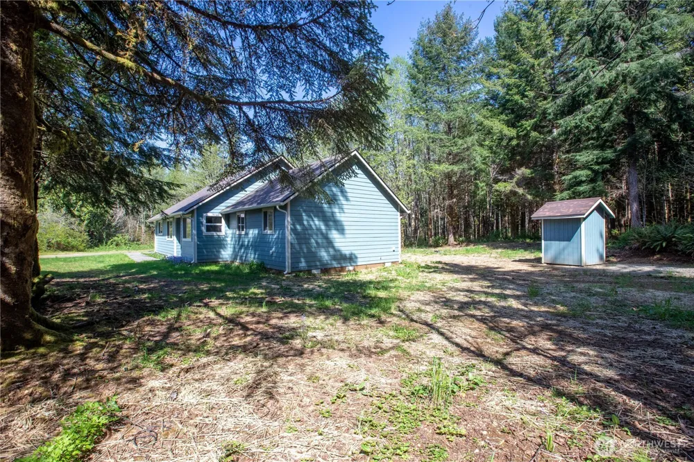 4858 US Highway 101 Humptulips, WA 98552