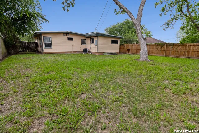 1804 McKinley Beeville, TX 78102