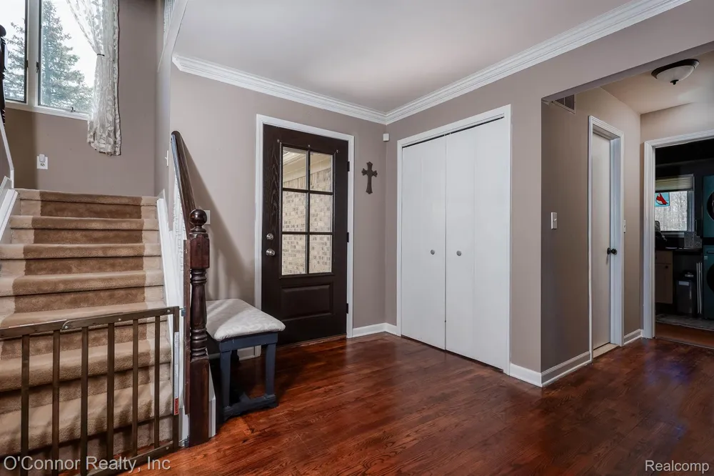 7978 Frith Road Columbus Township, MI 48063