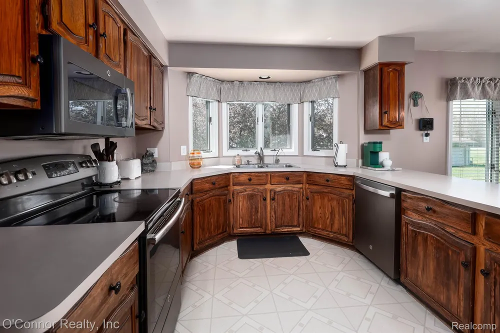 7978 Frith Road Columbus Township, MI 48063