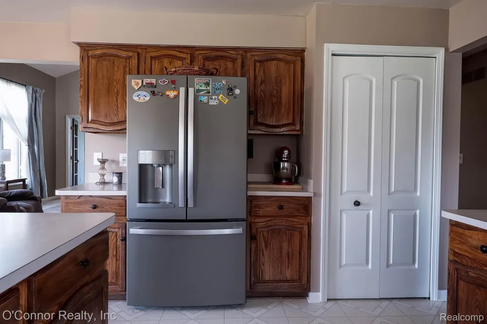 7978 Frith Road Columbus Township, MI 48063