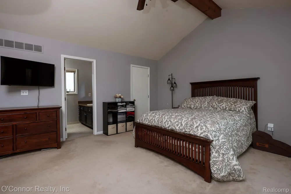 7978 Frith Road Columbus Township, MI 48063