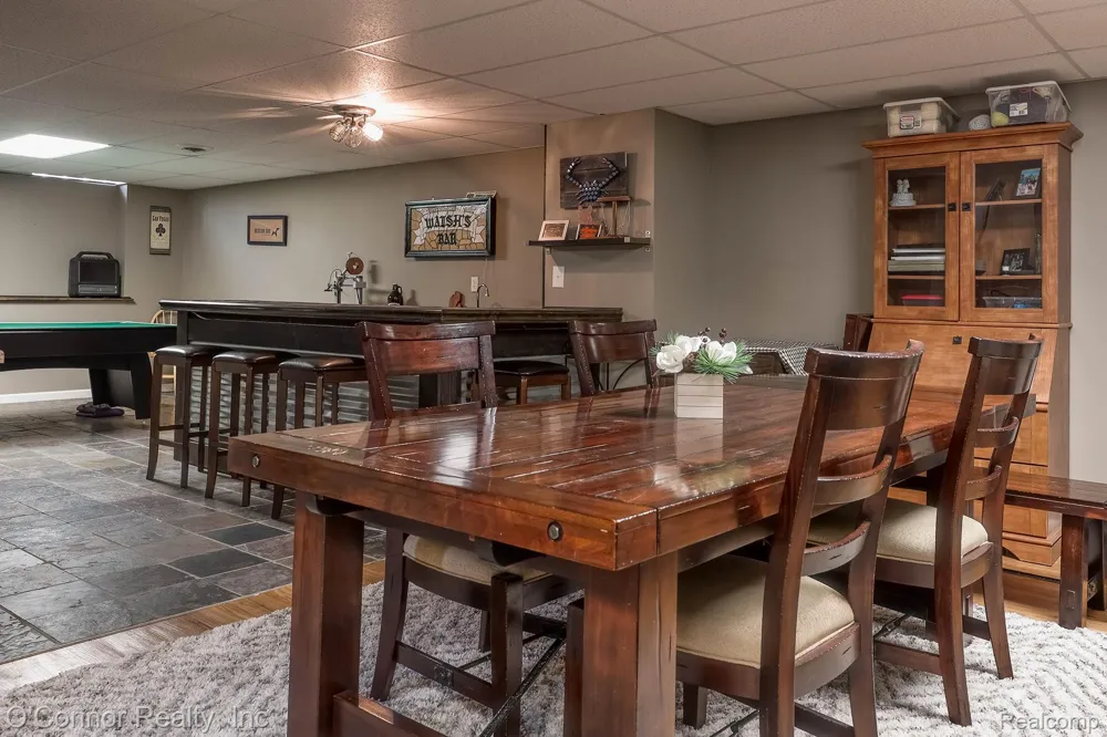 7978 Frith Road Columbus Township, MI 48063