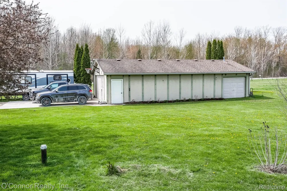 7978 Frith Road Columbus Township, MI 48063