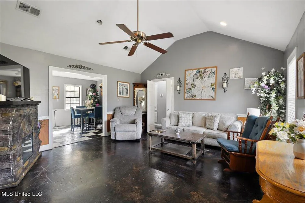 147 Wolverton Drive Magee, MS 39111