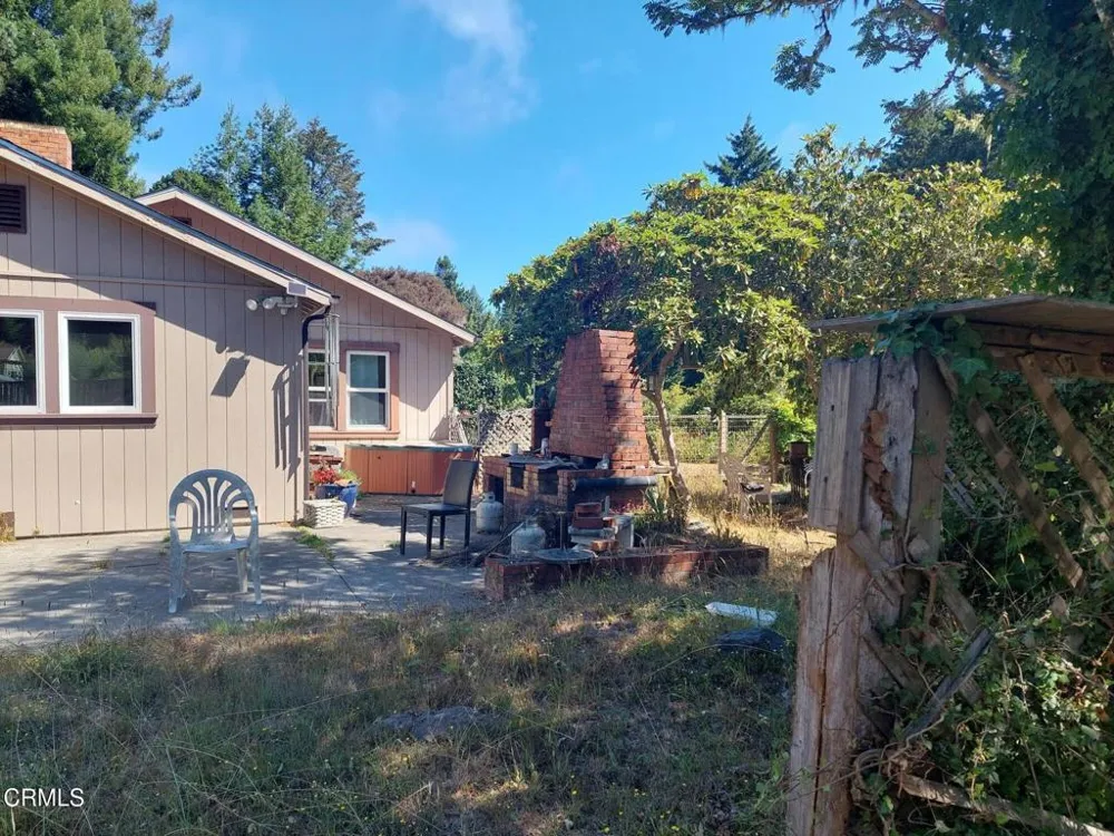 20301 Lyta Way Fort Bragg, CA 95437