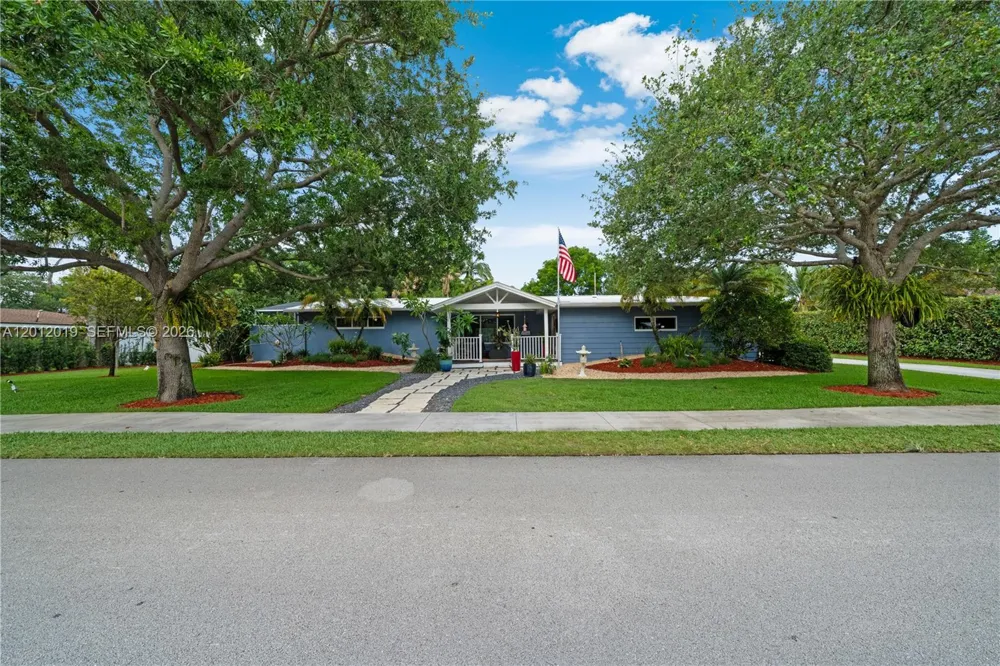 13401 SW 74th Ave Pinecrest, FL 33156