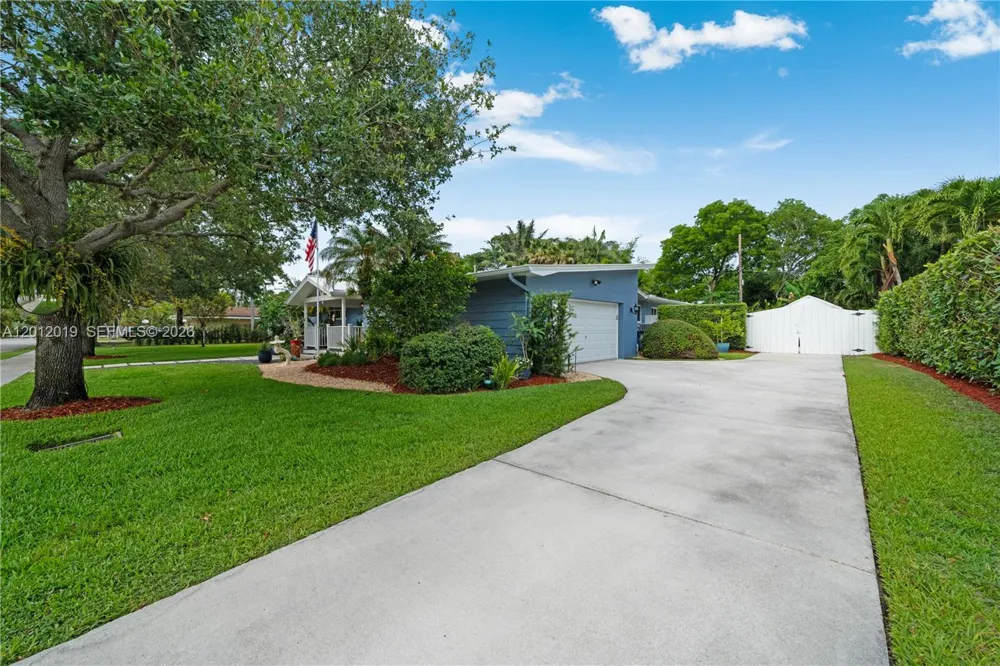13401 SW 74th Ave Pinecrest, FL 33156