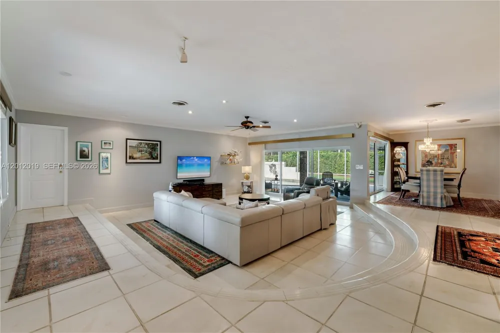 13401 SW 74th Ave Pinecrest, FL 33156