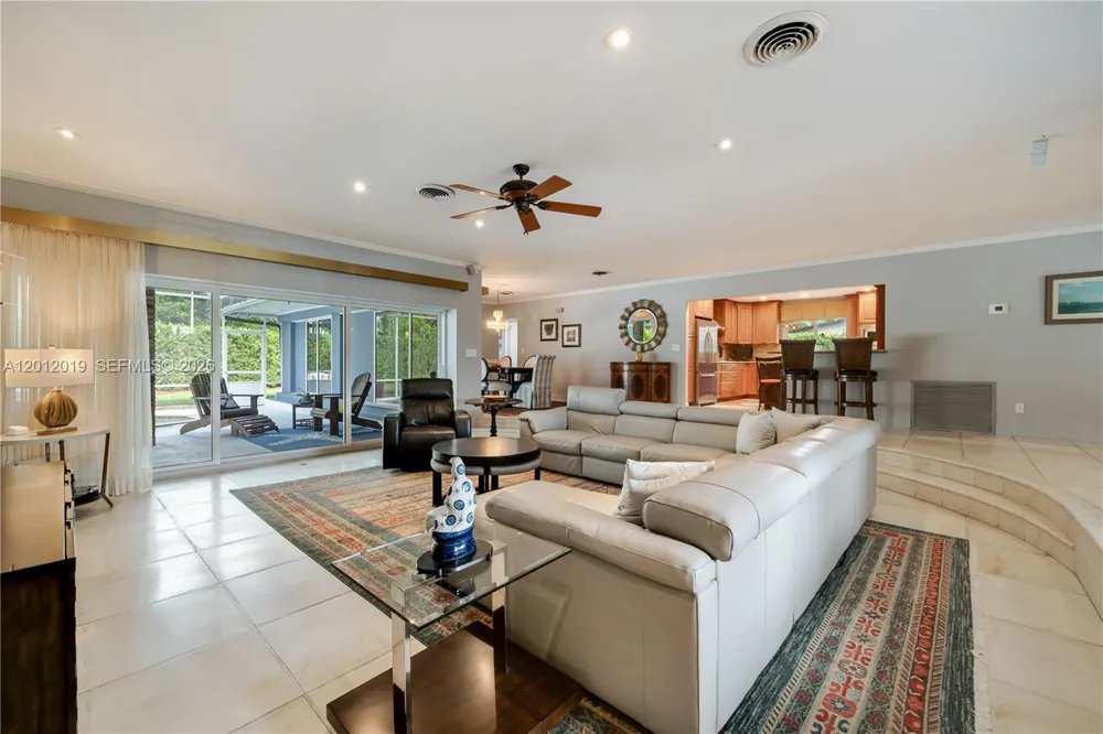 13401 SW 74th Ave Pinecrest, FL 33156