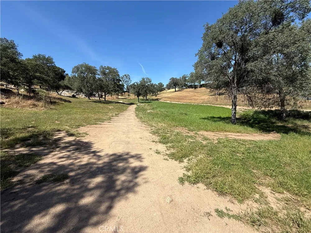 958 N Kings Canyon Court Coarsegold, CA 93614