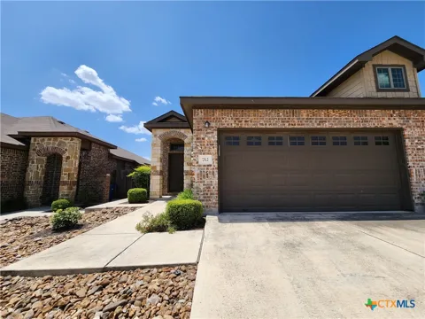 712 Creekside Circle