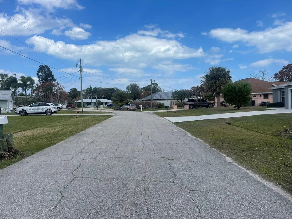 1571 Mariana Rd Port St. Lucie, FL 34952