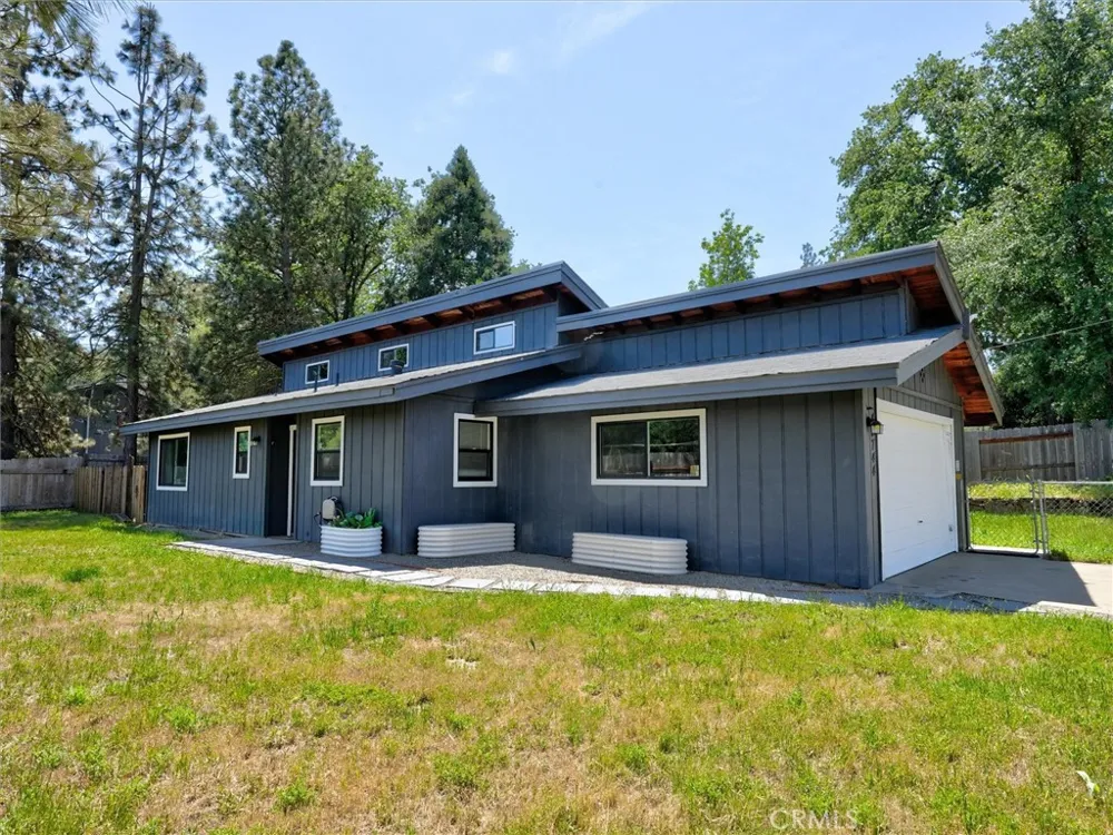 45744 Oakview Oakhurst, CA 93644