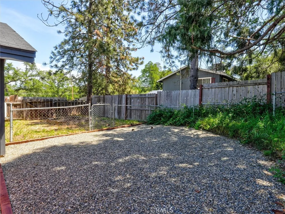 45744 Oakview Oakhurst, CA 93644
