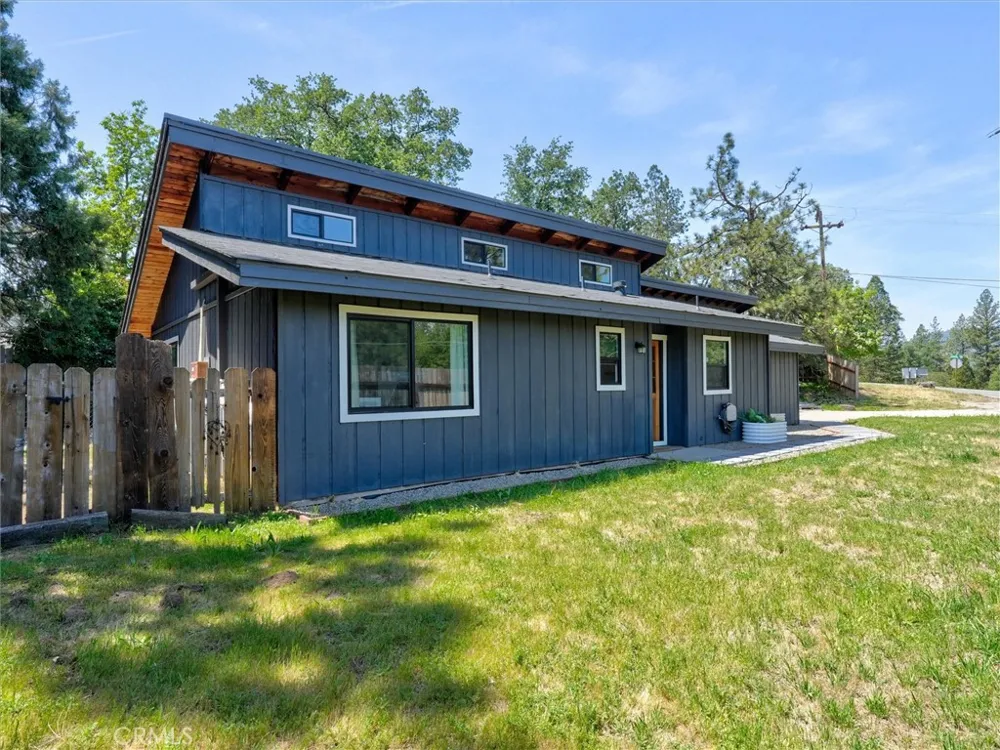 45744 Oakview Oakhurst, CA 93644