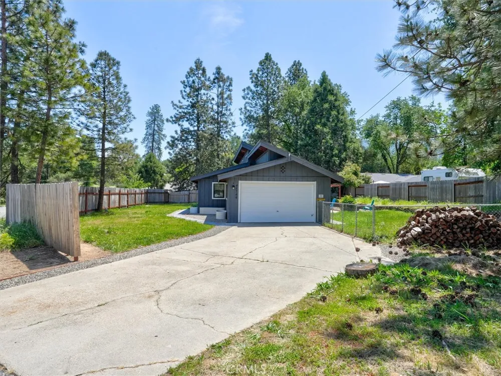 45744 Oakview Oakhurst, CA 93644