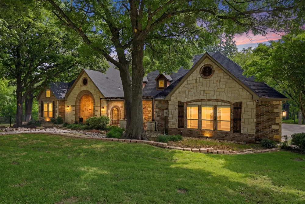 31 Forest Hills Circle Gunter, TX 75058