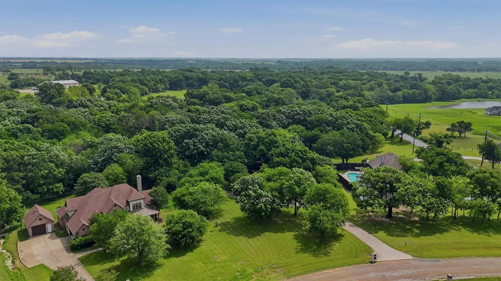 31 Forest Hills Circle Gunter, TX 75058