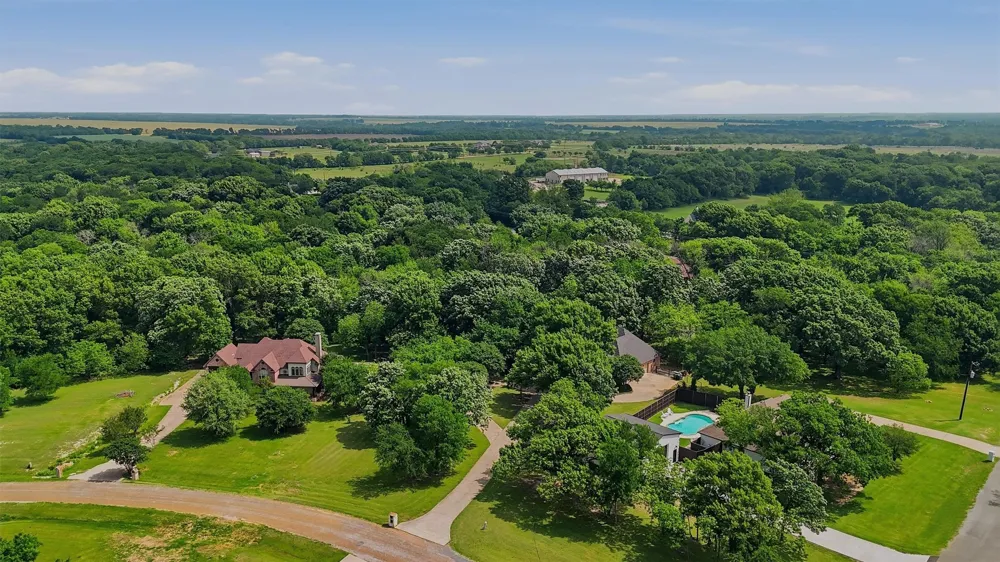 31 Forest Hills Circle Gunter, TX 75058