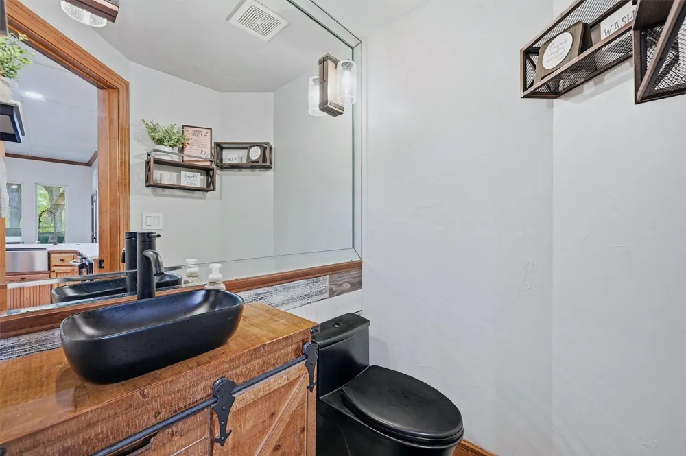 31 Forest Hills Circle Gunter, TX 75058