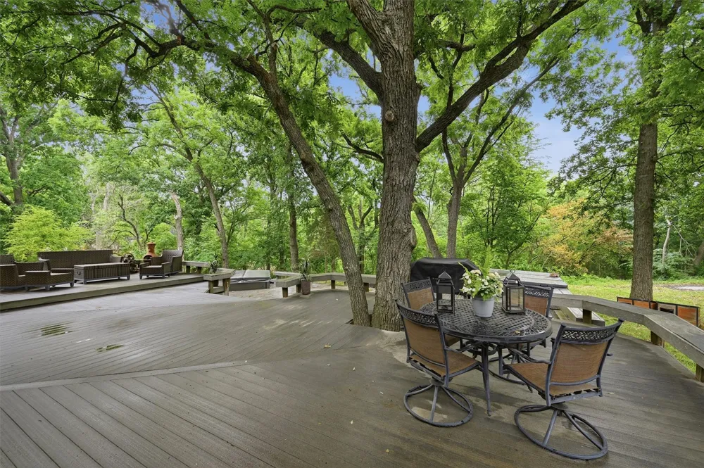 31 Forest Hills Circle Gunter, TX 75058