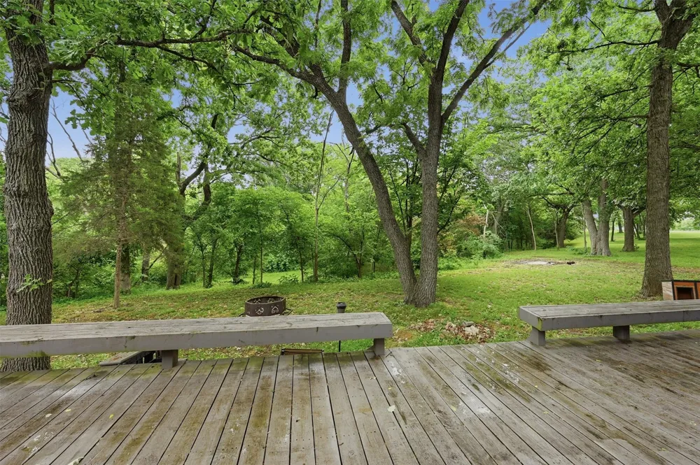 31 Forest Hills Circle Gunter, TX 75058