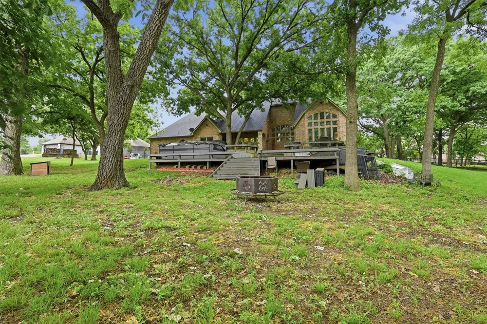 31 Forest Hills Circle Gunter, TX 75058