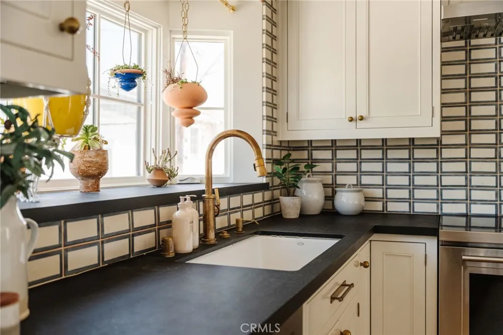429 20th Street Manhattan Beach, CA 90266