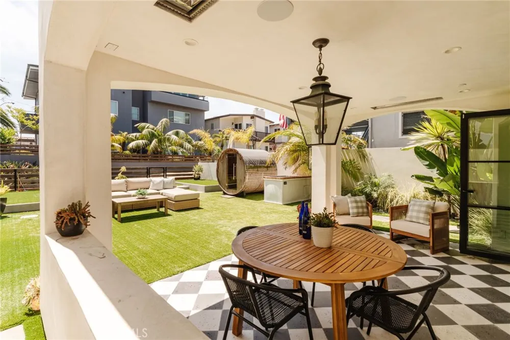 429 20th Street Manhattan Beach, CA 90266