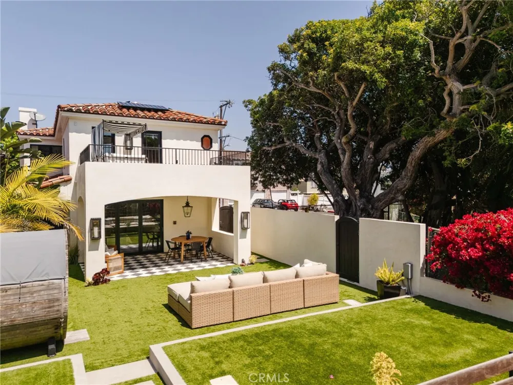 429 20th Street Manhattan Beach, CA 90266