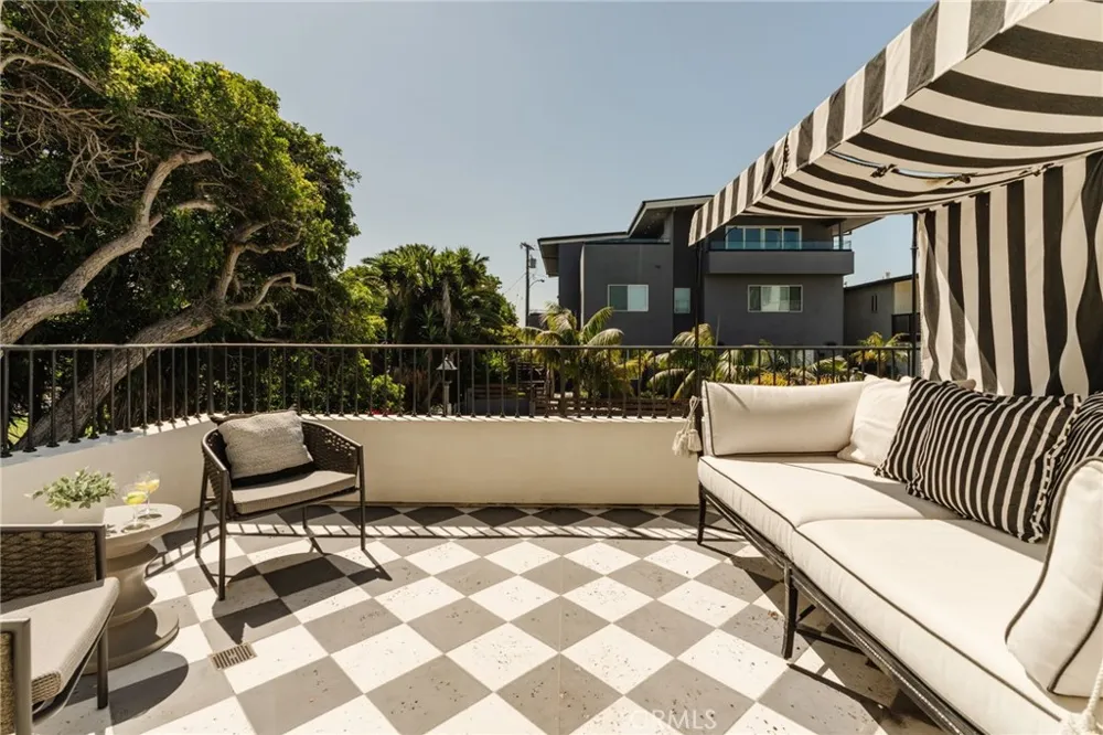 429 20th Street Manhattan Beach, CA 90266