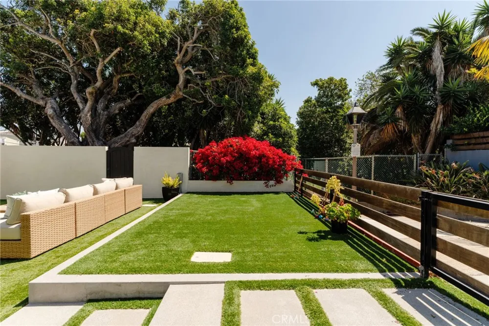 429 20th Street Manhattan Beach, CA 90266