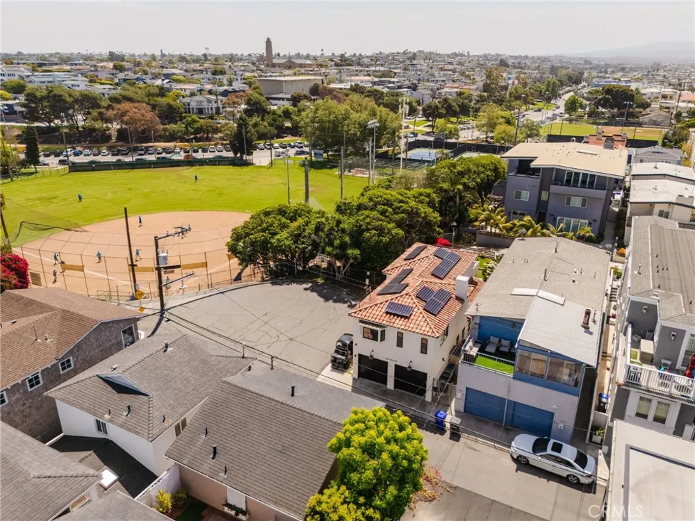 429 20th Street Manhattan Beach, CA 90266