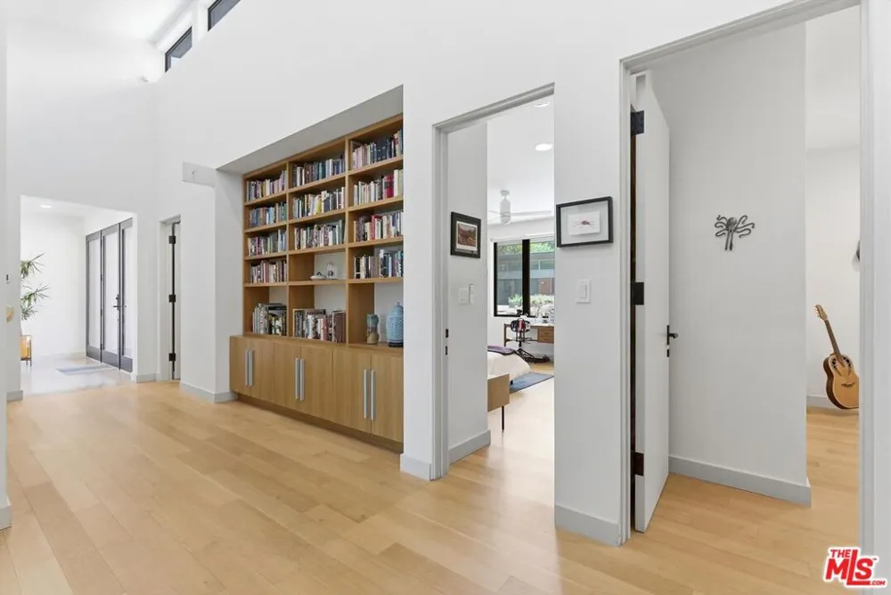 3860 Madison Road La Canada Flintridge, CA 91011