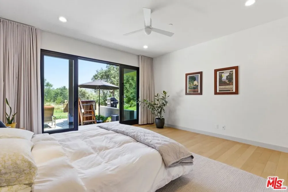 3860 Madison Road La Canada Flintridge, CA 91011