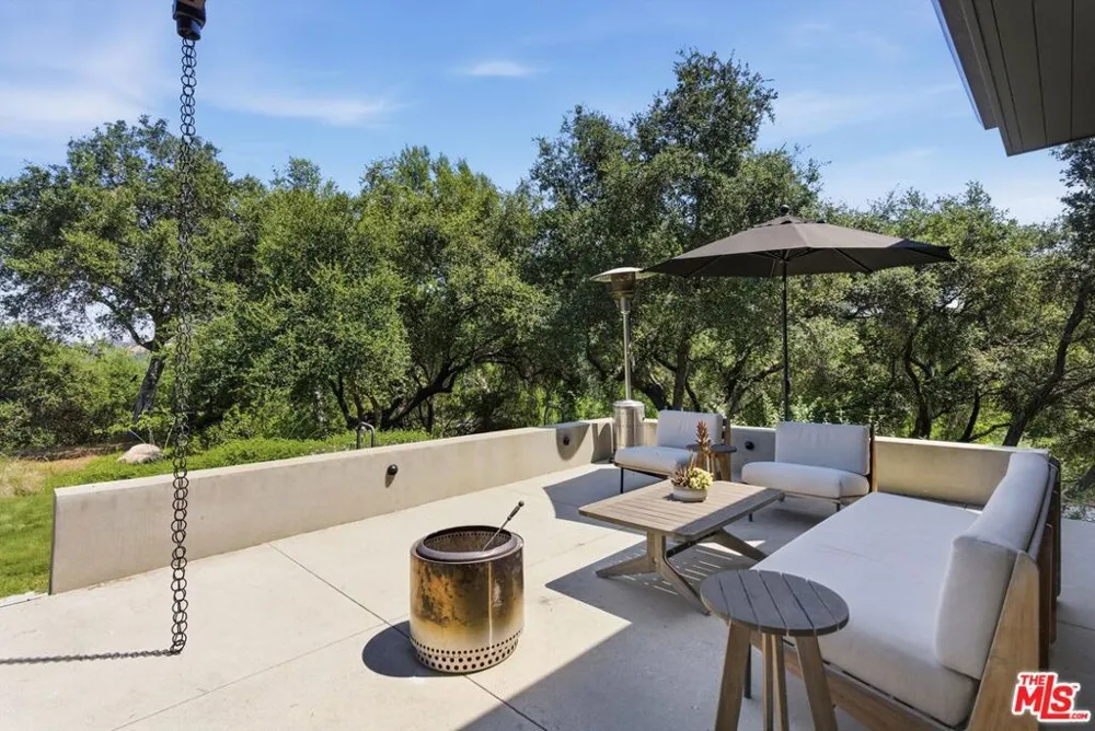 3860 Madison Road La Canada Flintridge, CA 91011
