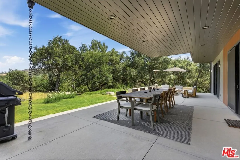 3860 Madison Road La Canada Flintridge, CA 91011